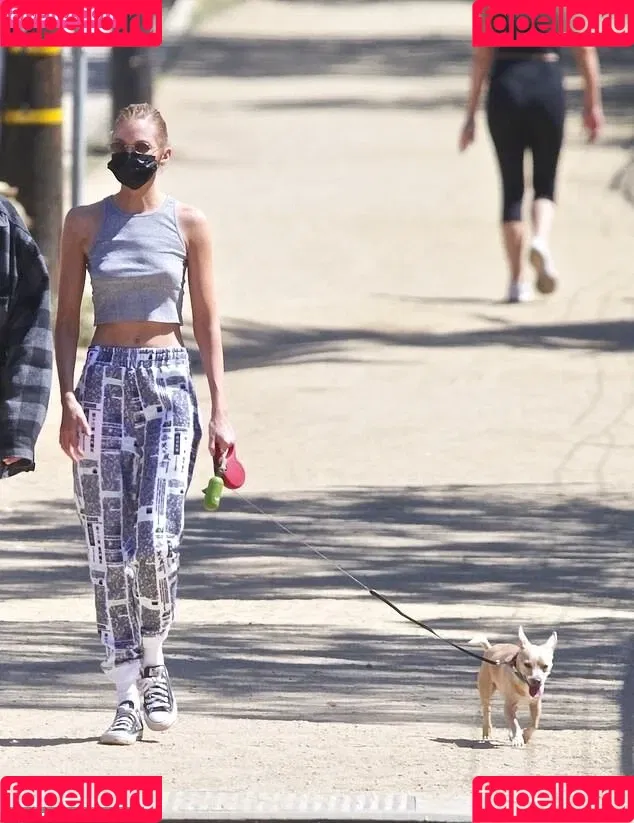 Stella Maxwell / stellamaxwell Onlyfans Photo Gallery 