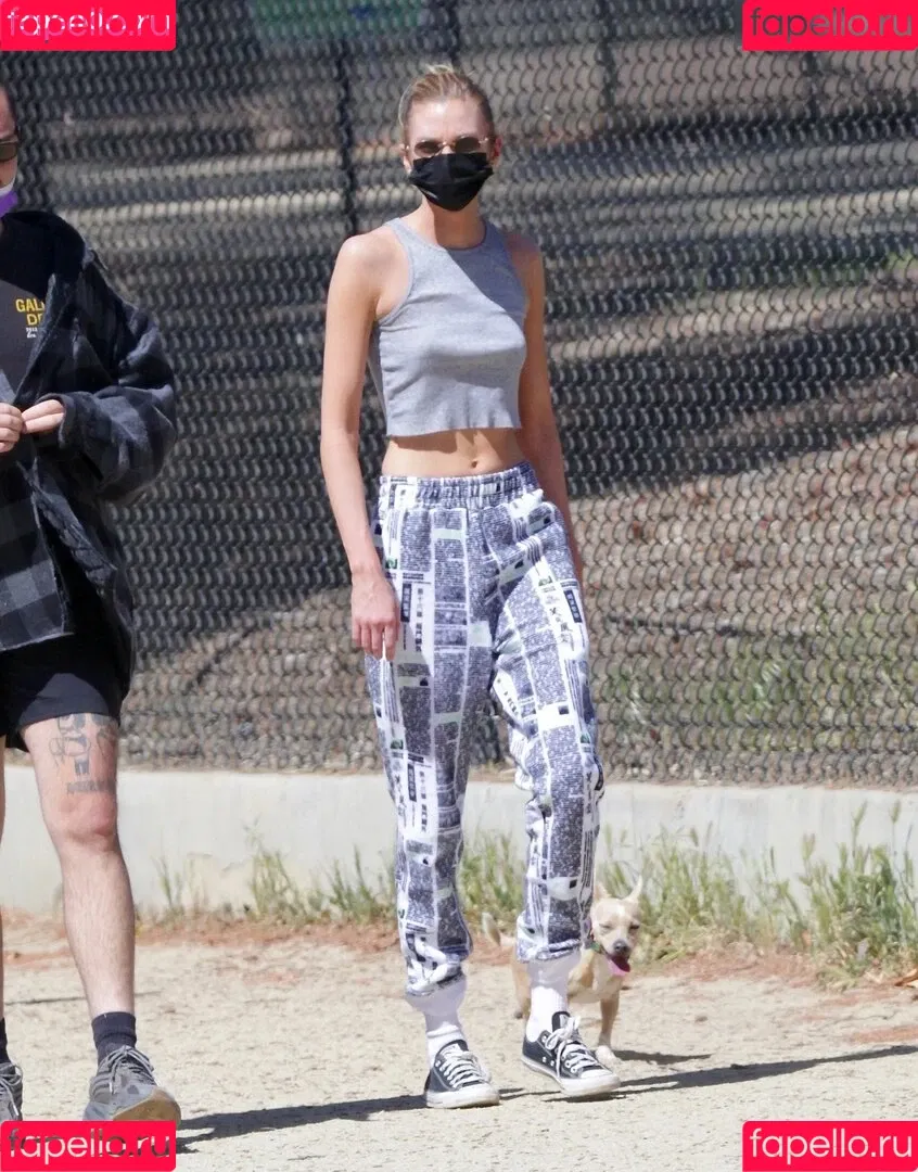 Stella Maxwell / stellamaxwell Onlyfans Photo Gallery 