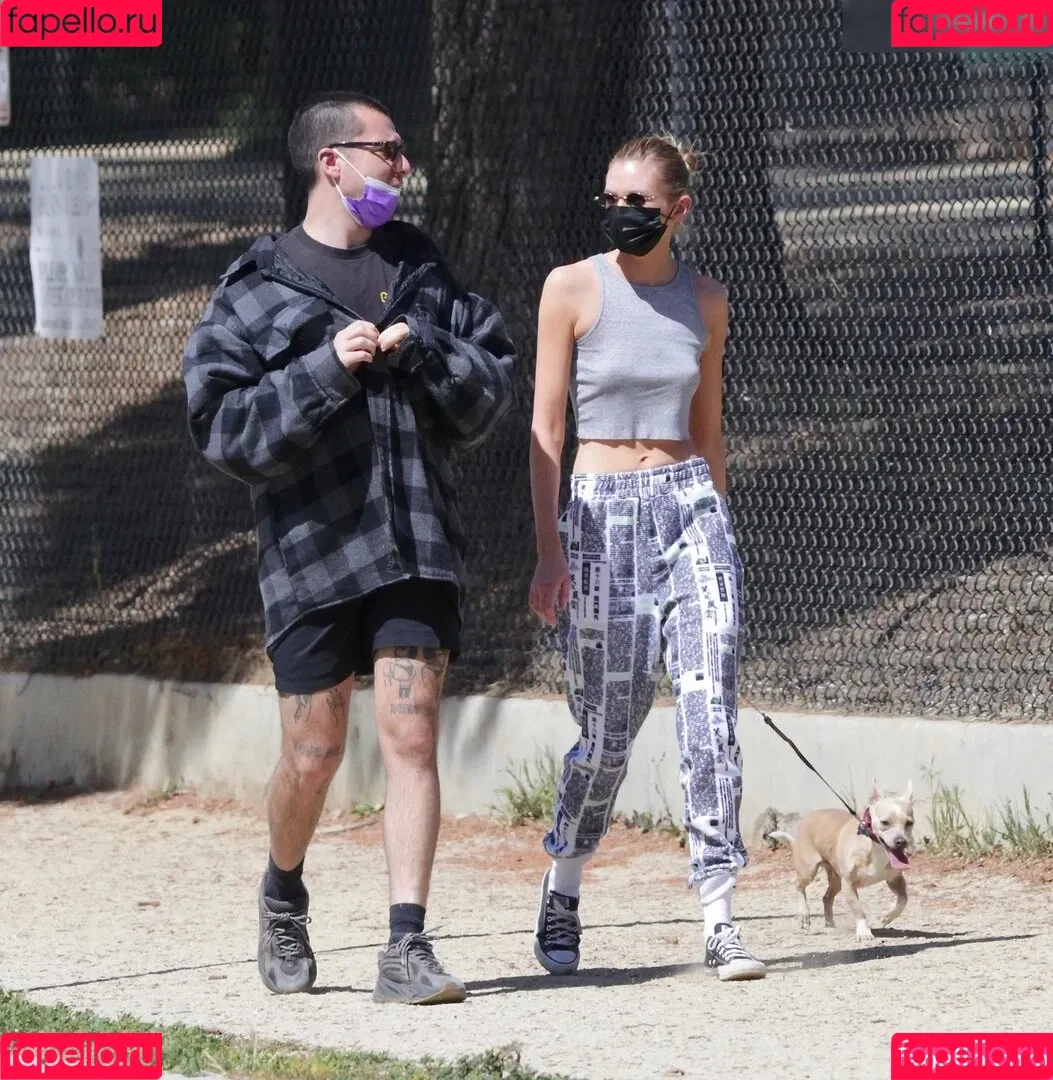 Stella Maxwell / stellamaxwell Onlyfans Photo Gallery 