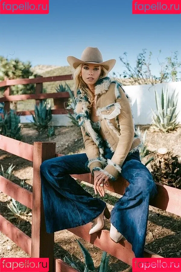 Stella Maxwell / stellamaxwell Onlyfans Photo Gallery 