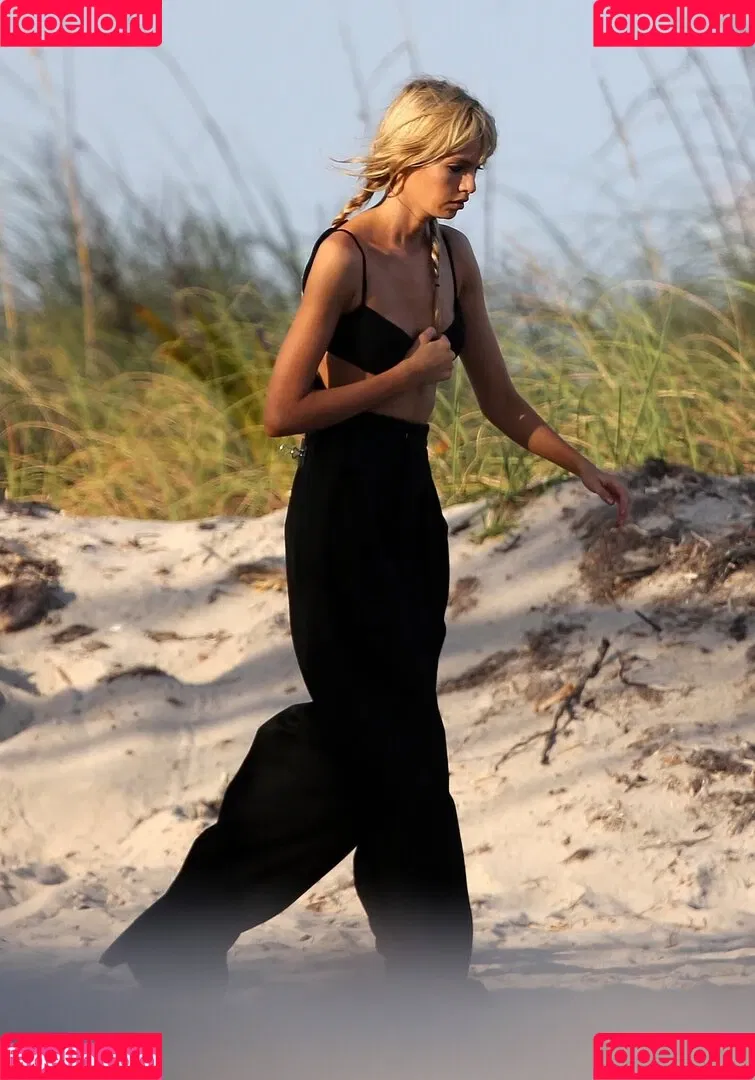 Stella Maxwell / stellamaxwell Onlyfans Photo Gallery 