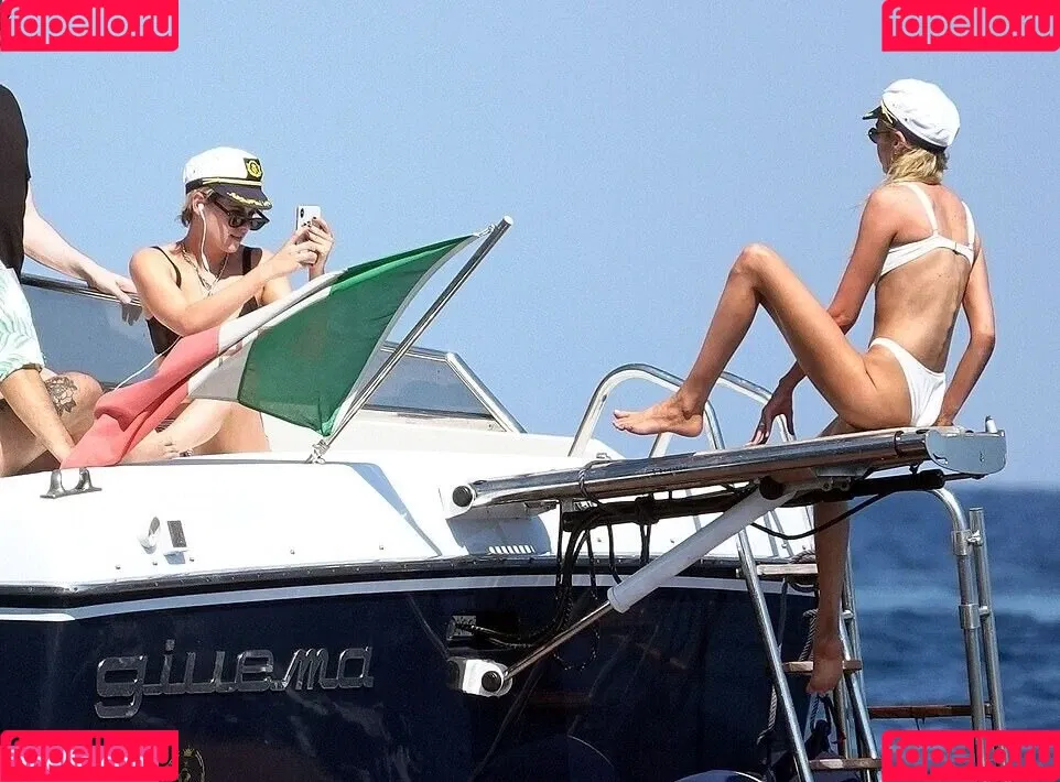 Stella Maxwell / stellamaxwell Onlyfans Photo Gallery 