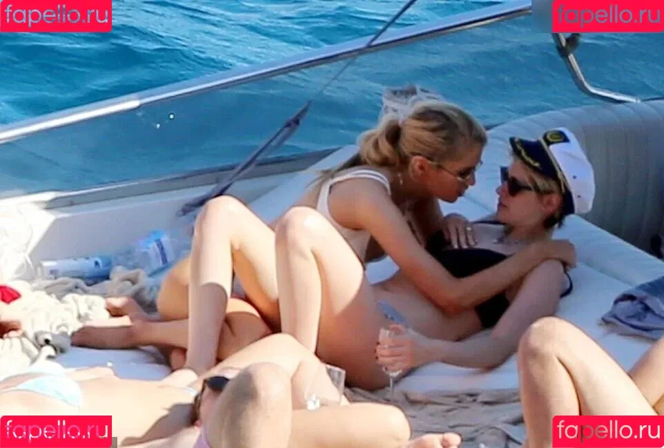 Stella Maxwell / stellamaxwell Onlyfans Photo Gallery 