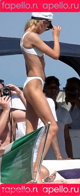 Stella Maxwell / stellamaxwell Onlyfans Photo Gallery 