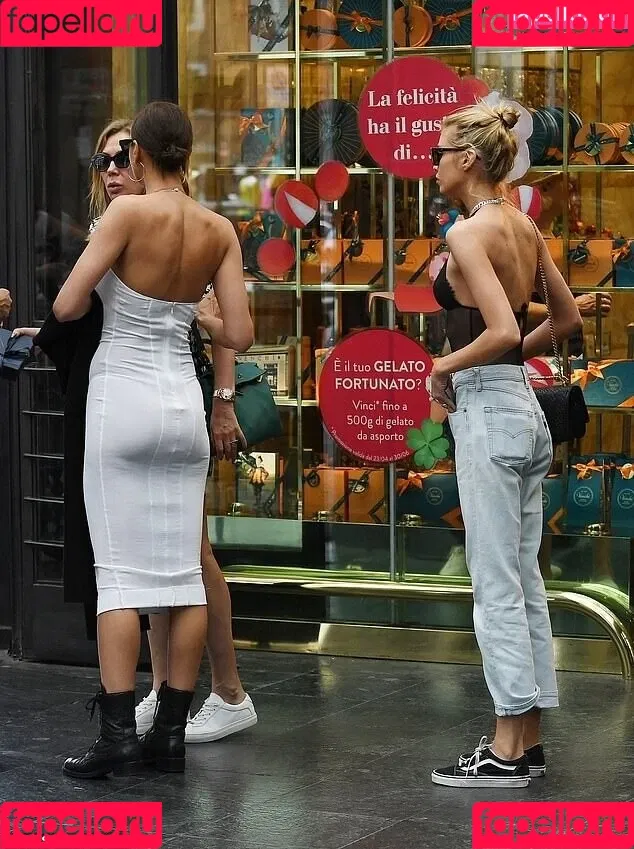 Stella Maxwell / stellamaxwell Onlyfans Photo Gallery 