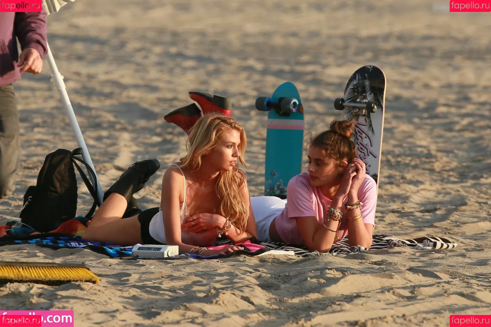 Stella Maxwell / stellamaxwell Onlyfans Photo Gallery 