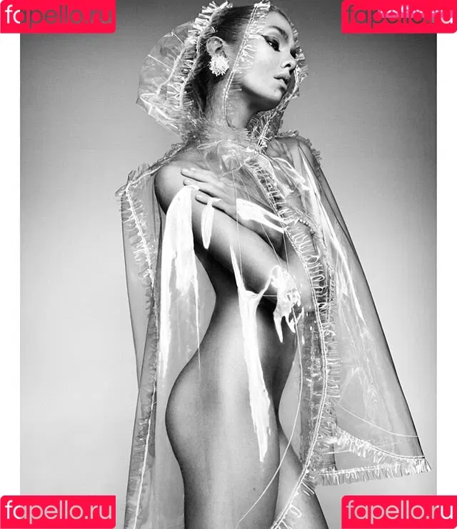 Stella Maxwell / stellamaxwell Onlyfans Photo Gallery 