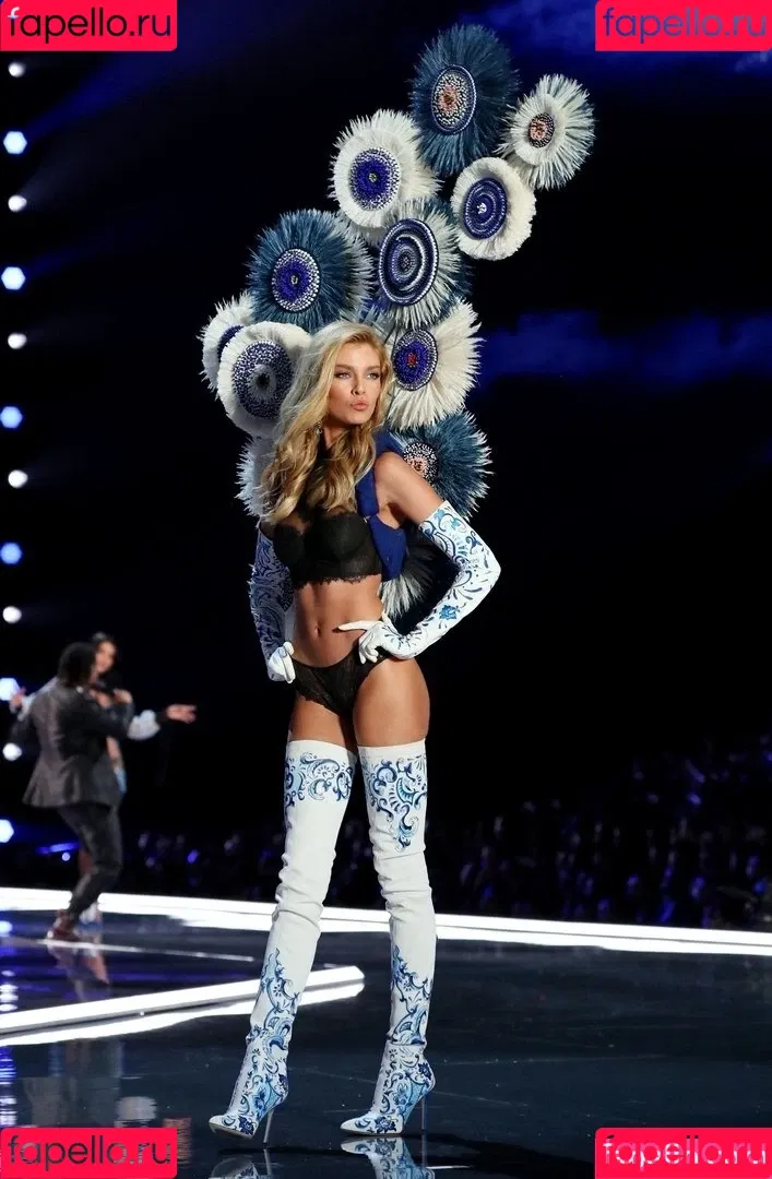 Stella Maxwell / stellamaxwell Onlyfans Photo Gallery 