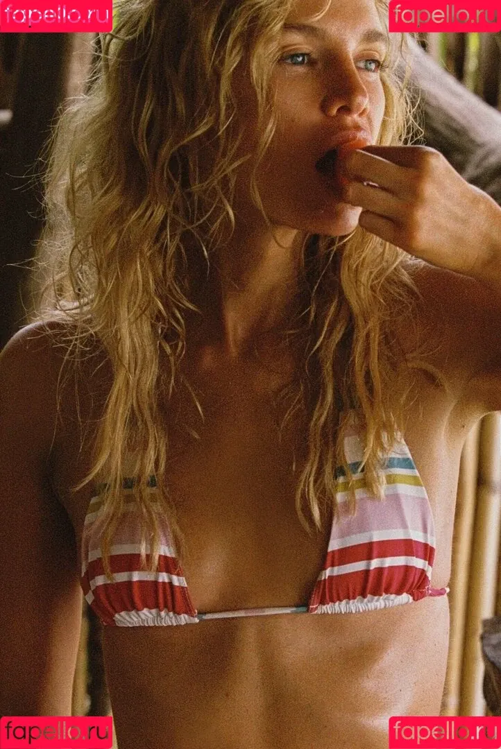 Stella Maxwell / stellamaxwell Onlyfans Photo Gallery 