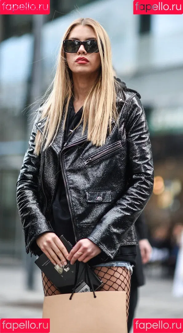 Stella Maxwell / stellamaxwell Onlyfans Photo Gallery 