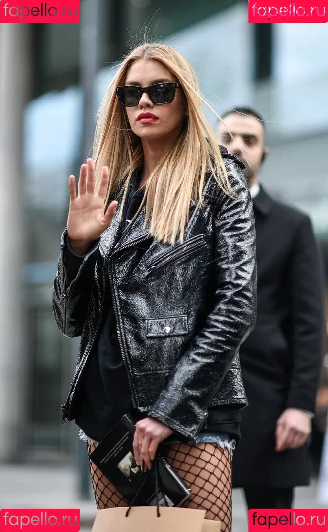 Stella Maxwell / stellamaxwell Onlyfans Photo Gallery 