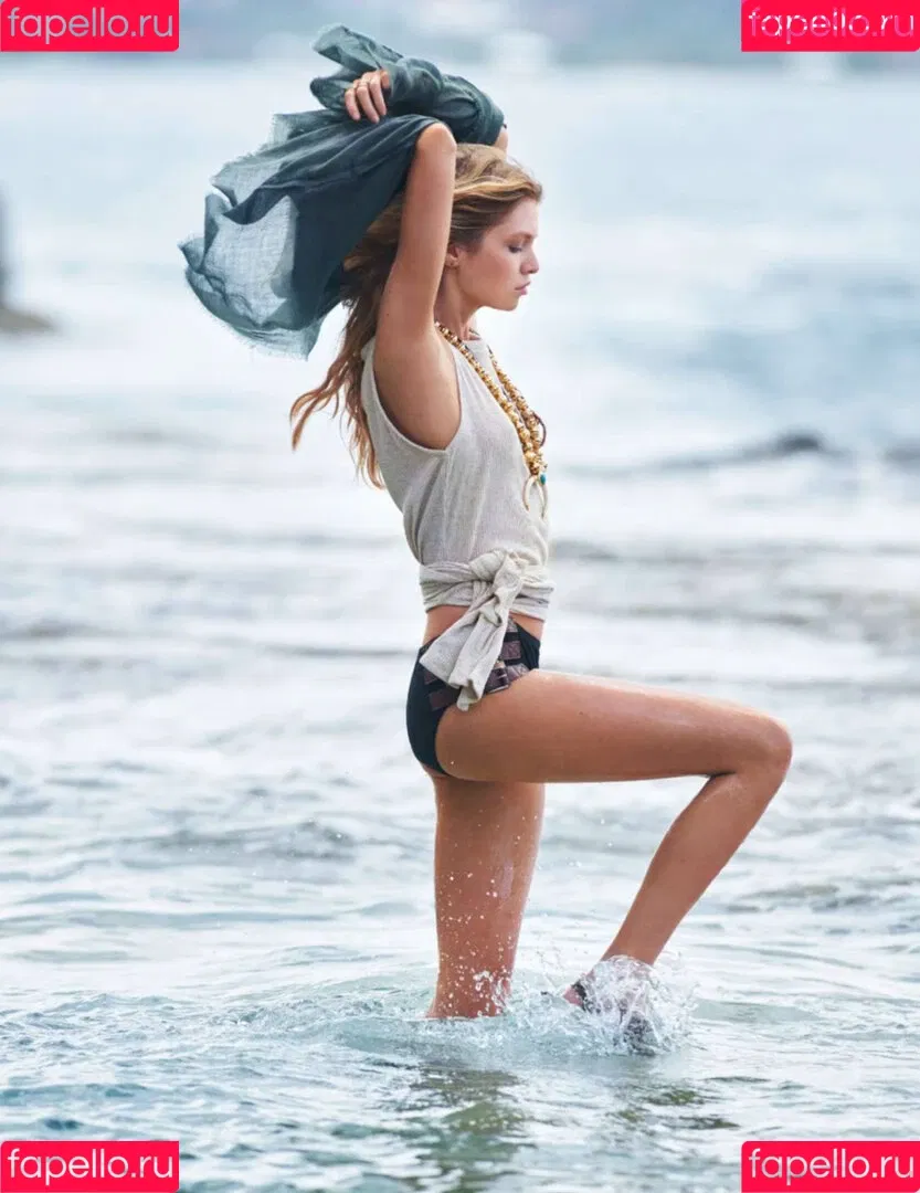 Stella Maxwell / stellamaxwell Onlyfans Photo Gallery 