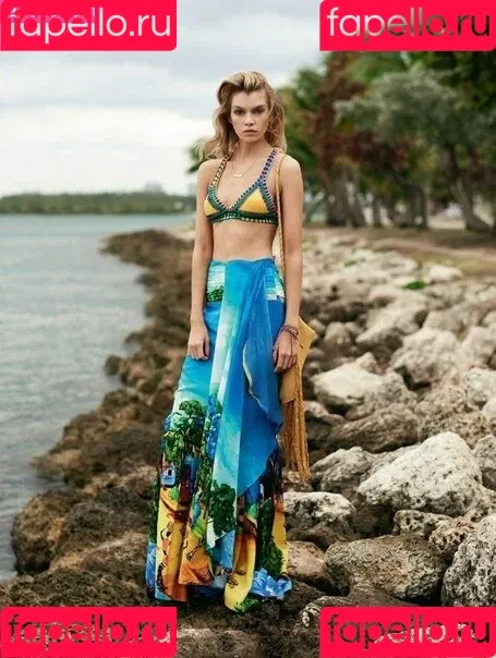 Stella Maxwell / stellamaxwell Onlyfans Photo Gallery 