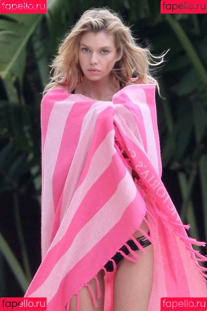 Stella Maxwell / stellamaxwell Onlyfans Photo Gallery 