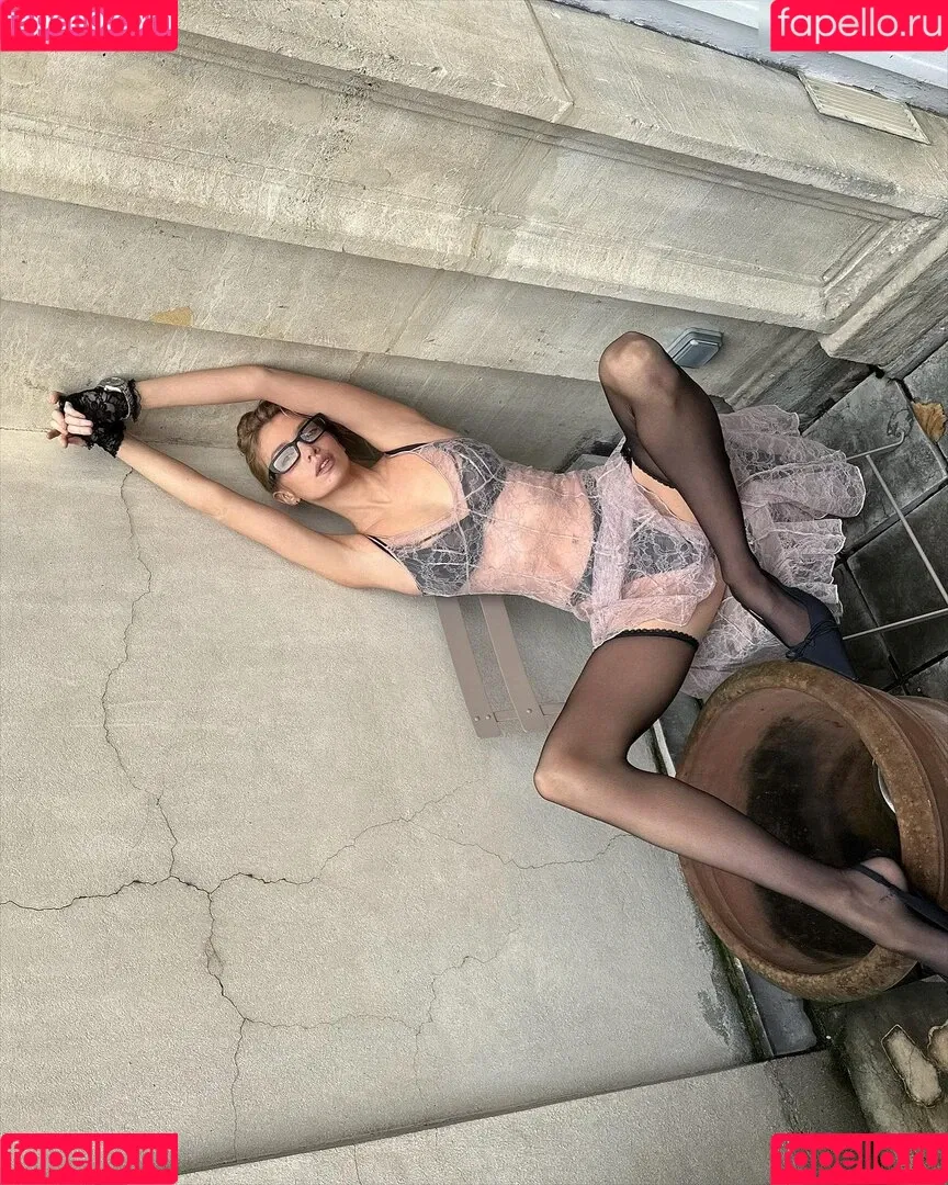 Stella Maxwell / stellamaxwell Onlyfans Photo Gallery 