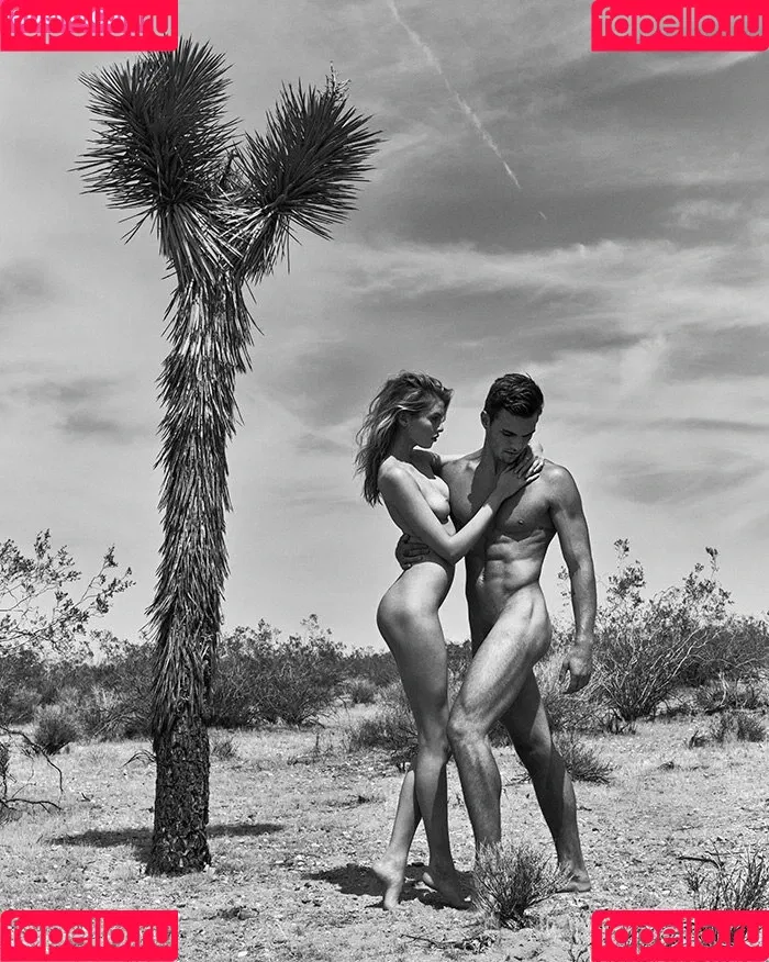 Stella Maxwell / stellamaxwell Onlyfans Photo Gallery 
