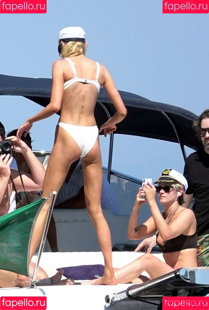 Stella Maxwell / stellamaxwell Onlyfans Photo Gallery 
