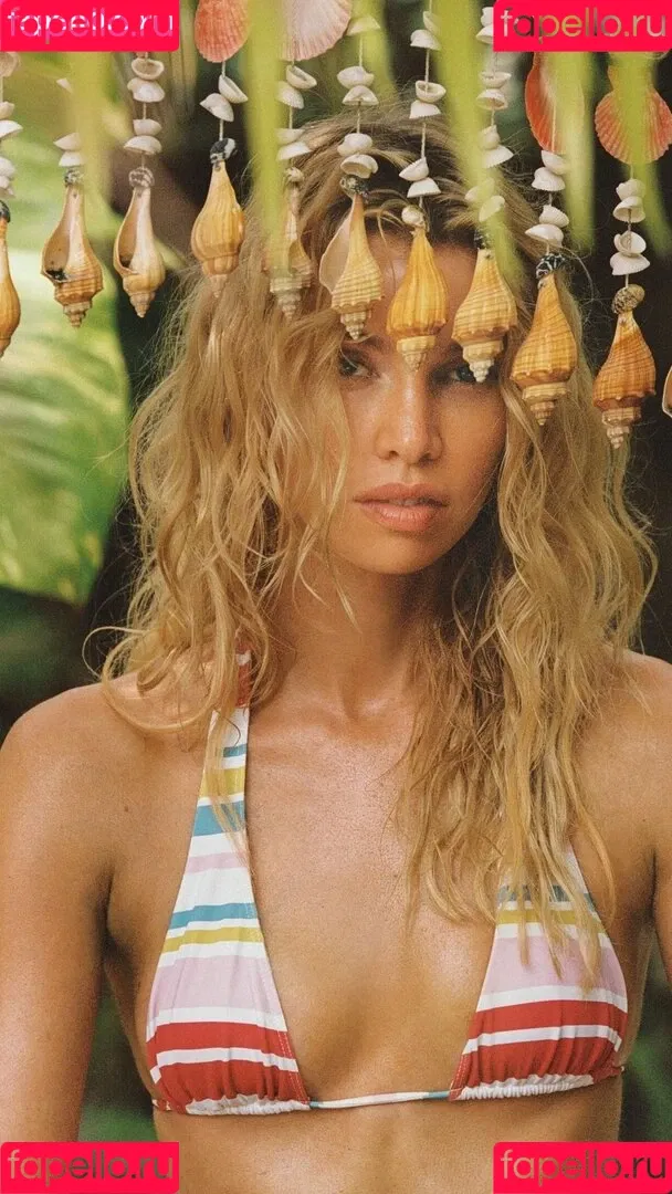 Stella Maxwell / stellamaxwell Onlyfans Photo Gallery 