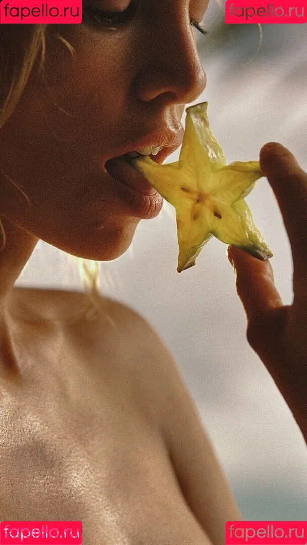 Stella Maxwell / stellamaxwell Onlyfans Photo Gallery 