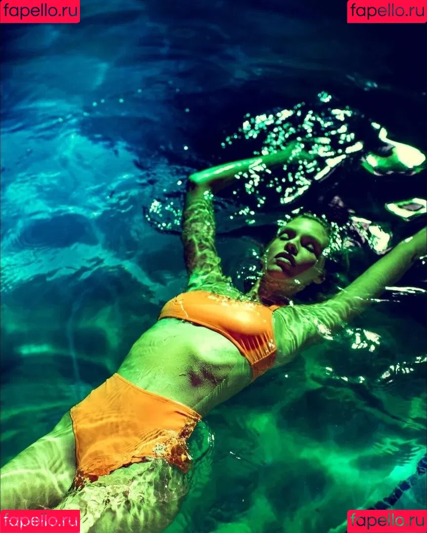 Stella Maxwell / stellamaxwell Onlyfans Photo Gallery 