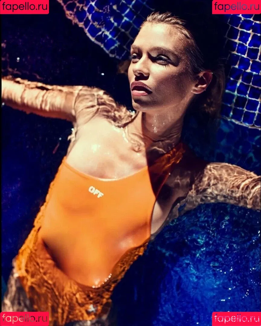 Stella Maxwell / stellamaxwell Onlyfans Photo Gallery 