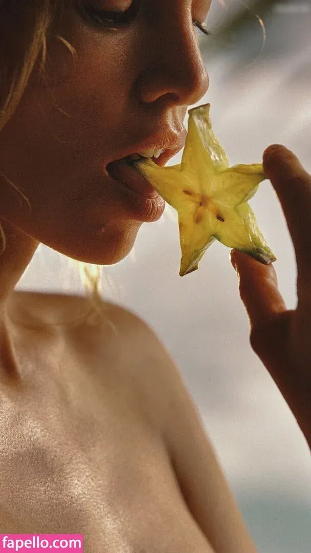 Stella Maxwell / stellamaxwell Onlyfans Photo Gallery 