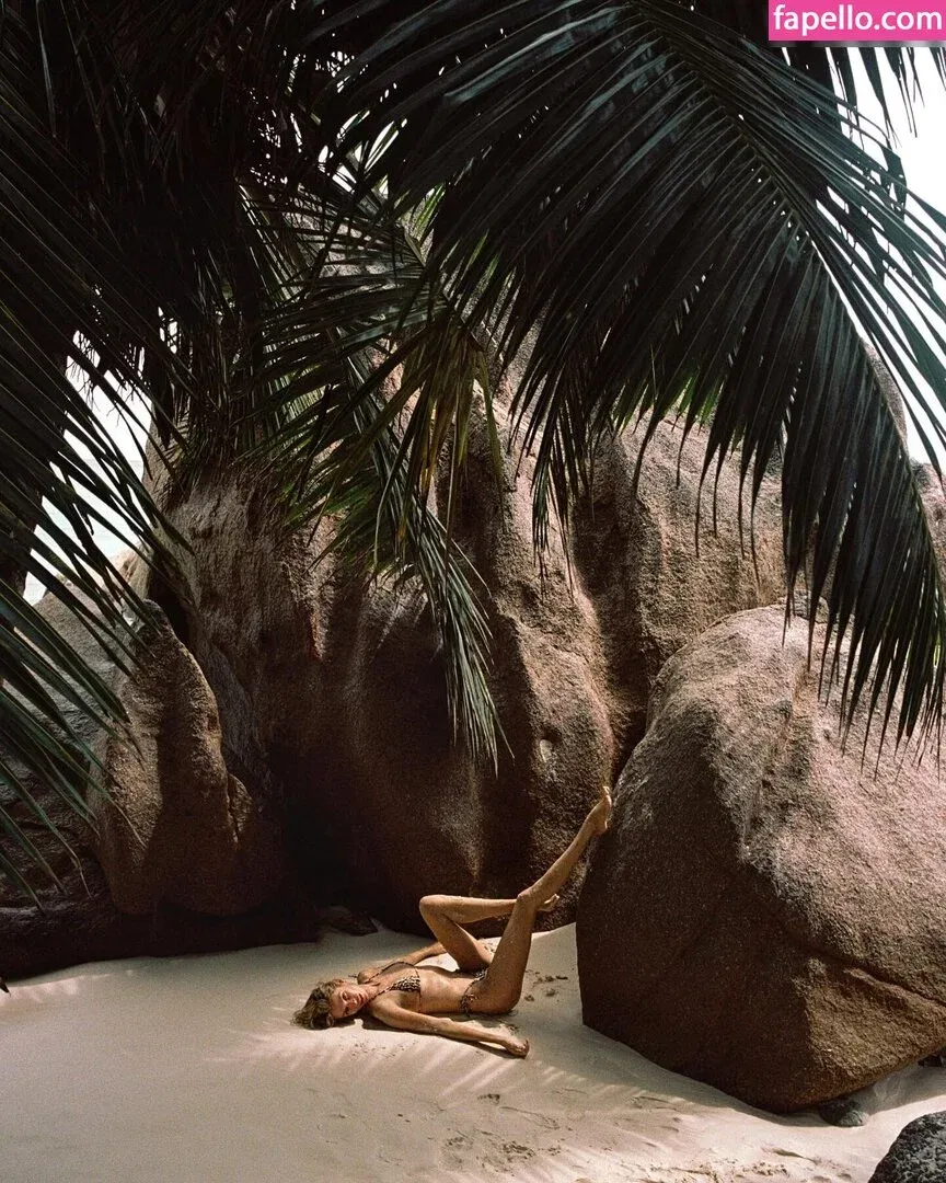 Stella Maxwell / stellamaxwell Onlyfans Photo Gallery 