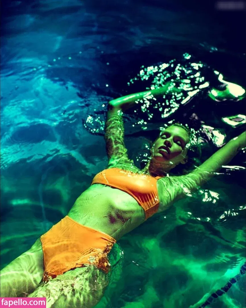 Stella Maxwell / stellamaxwell Onlyfans Photo Gallery 