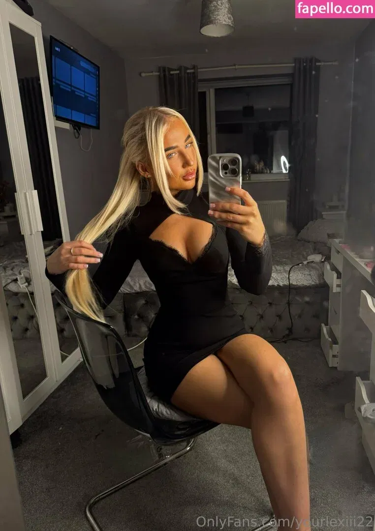 yhwh_livraria / yourlexiii22 Onlyfans Photo Gallery 