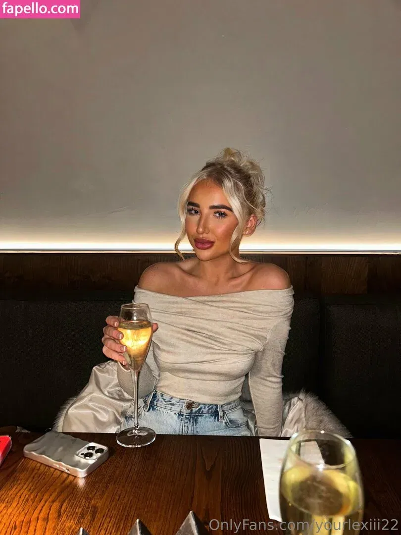 yhwh_livraria / yourlexiii22 Onlyfans Photo Gallery 