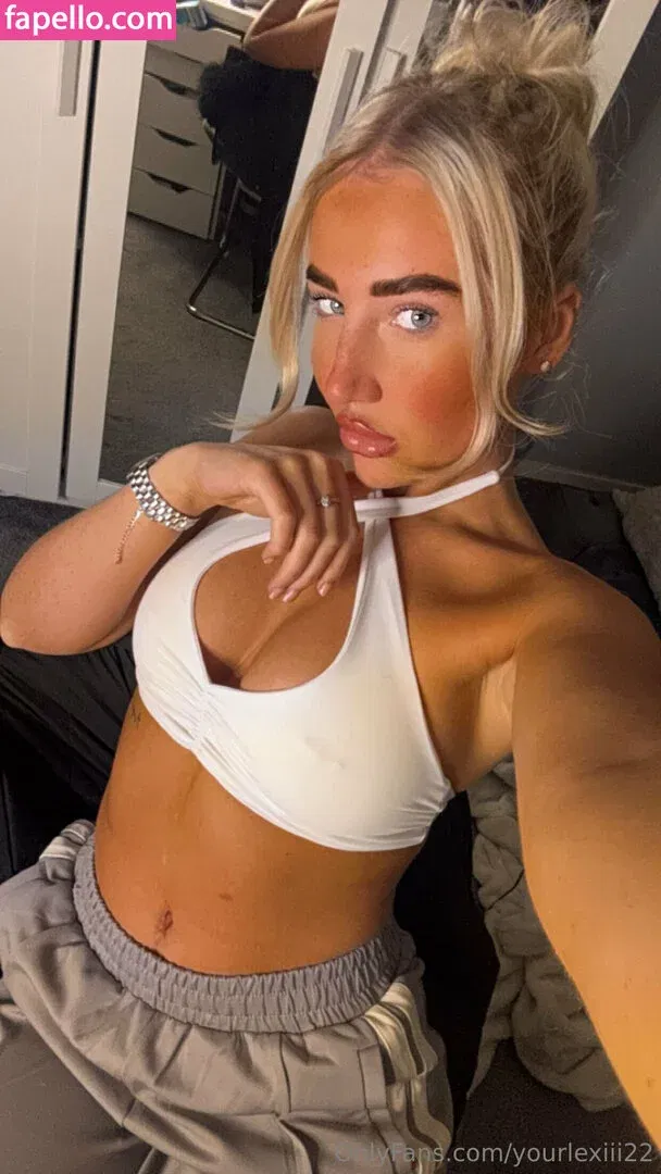 yhwh_livraria / yourlexiii22 Onlyfans Photo Gallery 