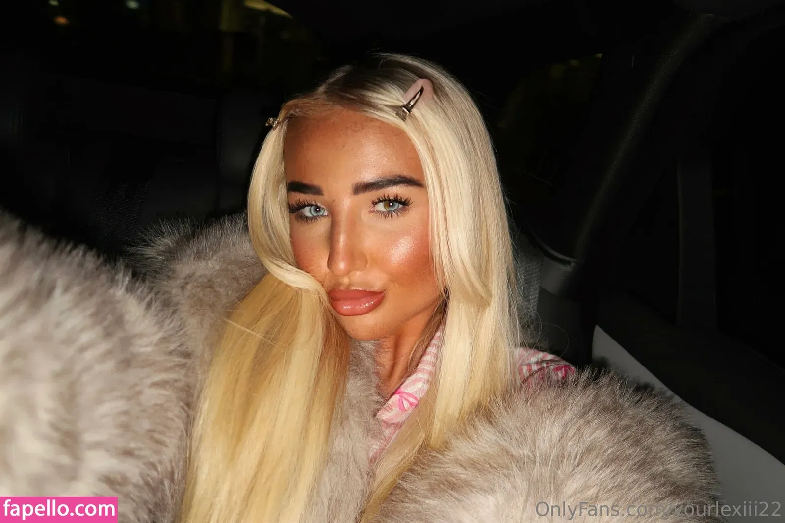 yhwh_livraria / yourlexiii22 Onlyfans Photo Gallery 