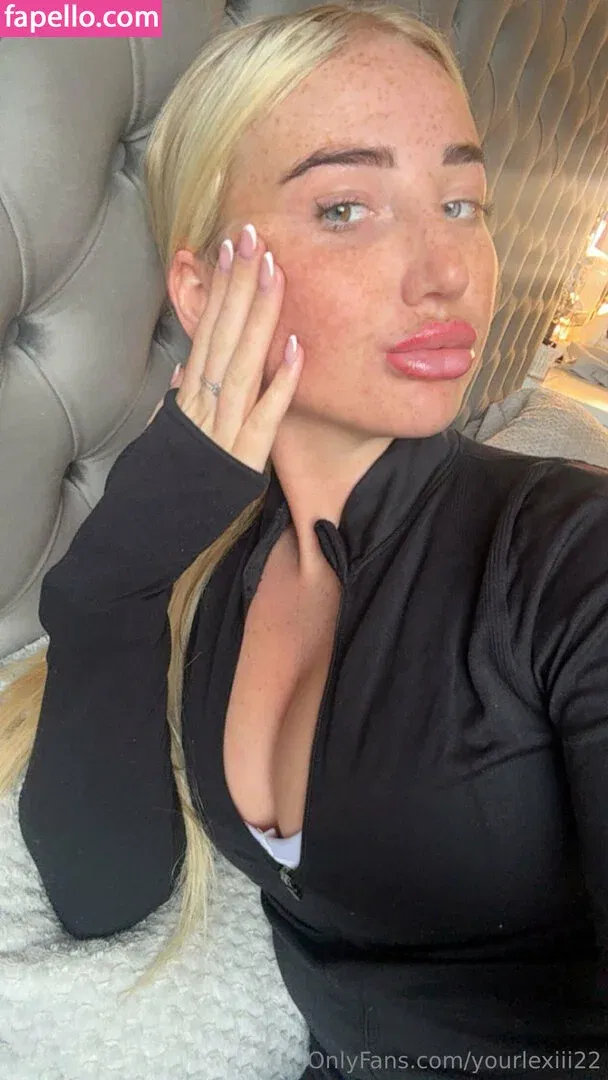 yhwh_livraria / yourlexiii22 Onlyfans Photo Gallery 