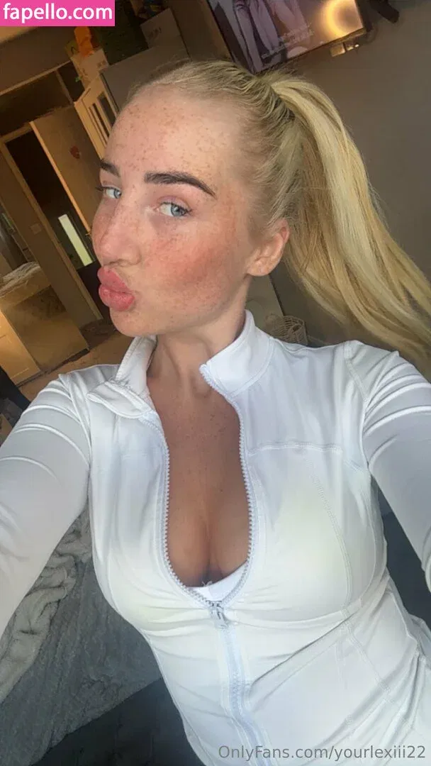 yhwh_livraria / yourlexiii22 Onlyfans Photo Gallery 