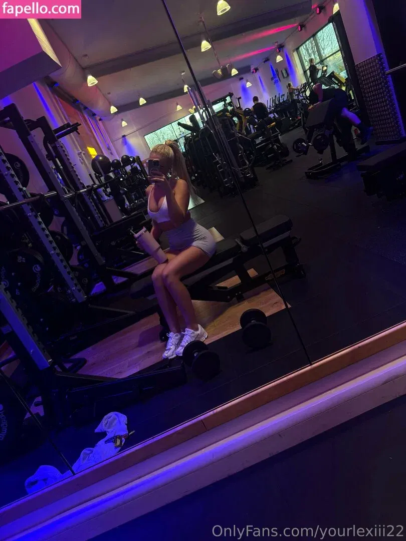 yhwh_livraria / yourlexiii22 Onlyfans Photo Gallery 