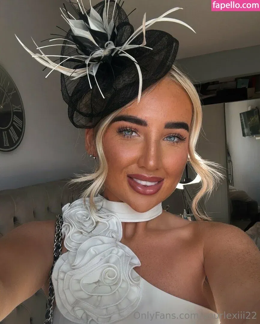 yhwh_livraria / yourlexiii22 Onlyfans Photo Gallery 