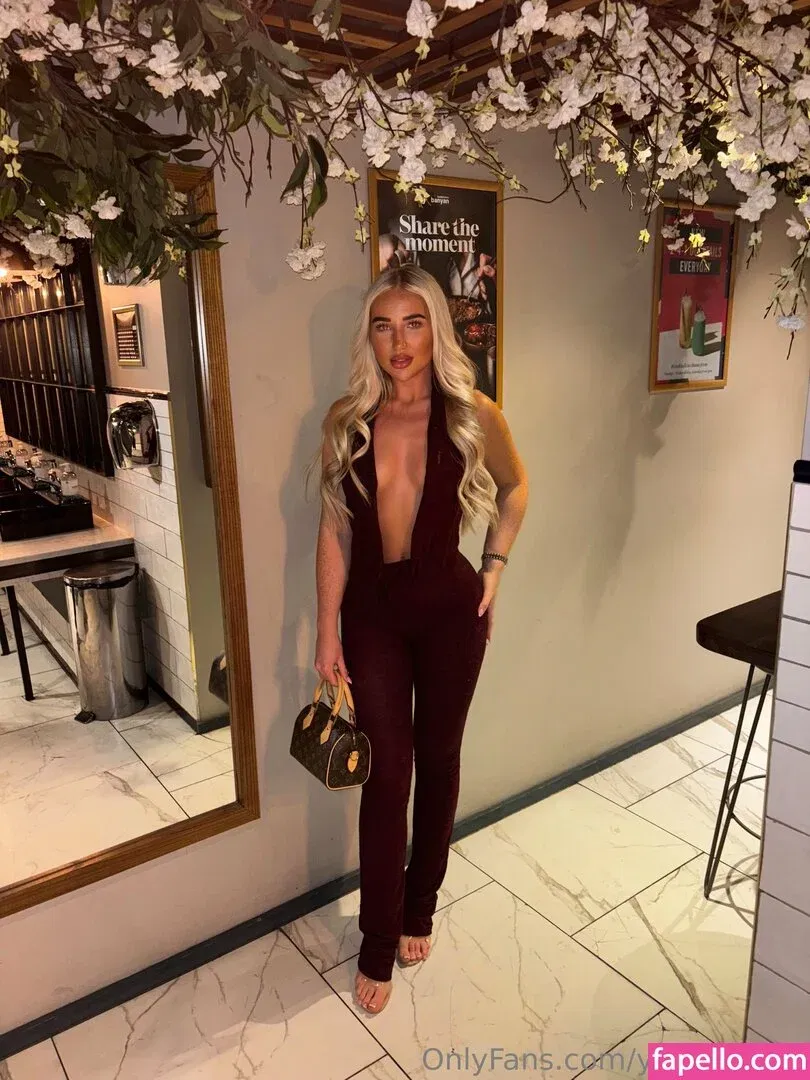 yhwh_livraria / yourlexiii22 Onlyfans Photo Gallery 