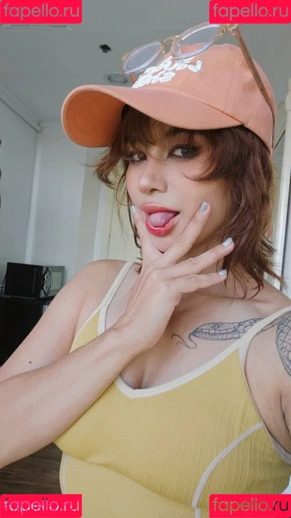 Kittynyaaa / Nyaaati / miiaa02 / nhcordoba Onlyfans Photo Gallery 