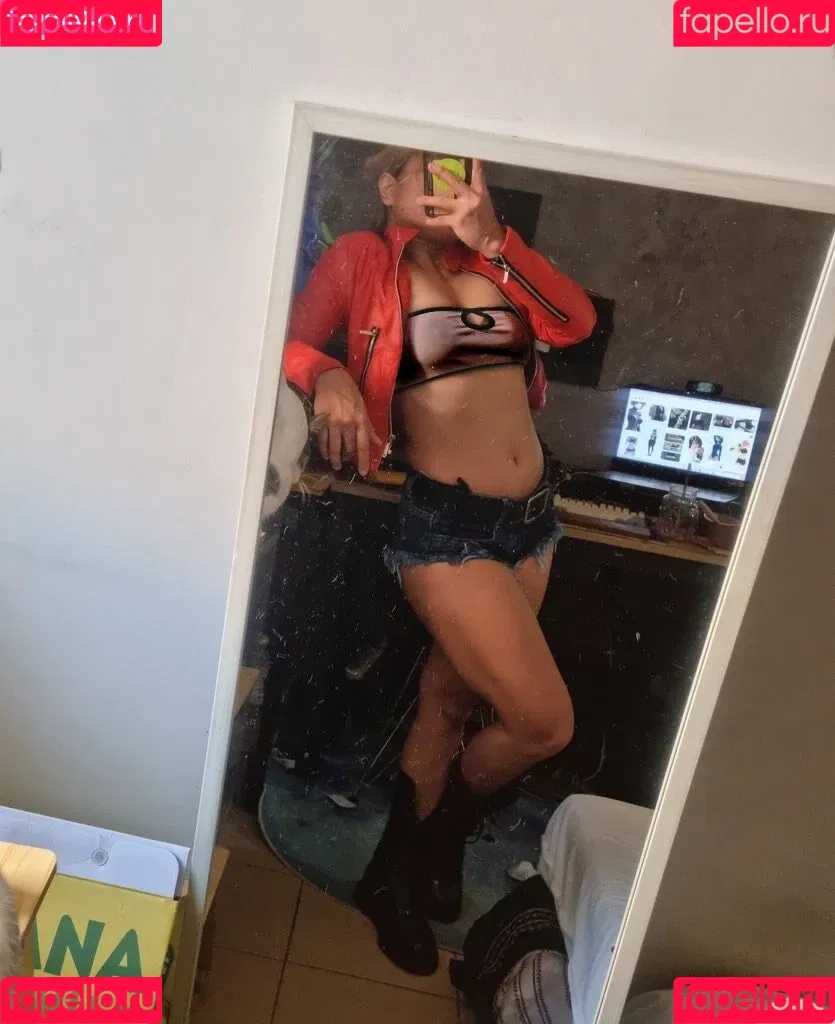 Kittynyaaa / Nyaaati / miiaa02 / nhcordoba Onlyfans Photo Gallery 