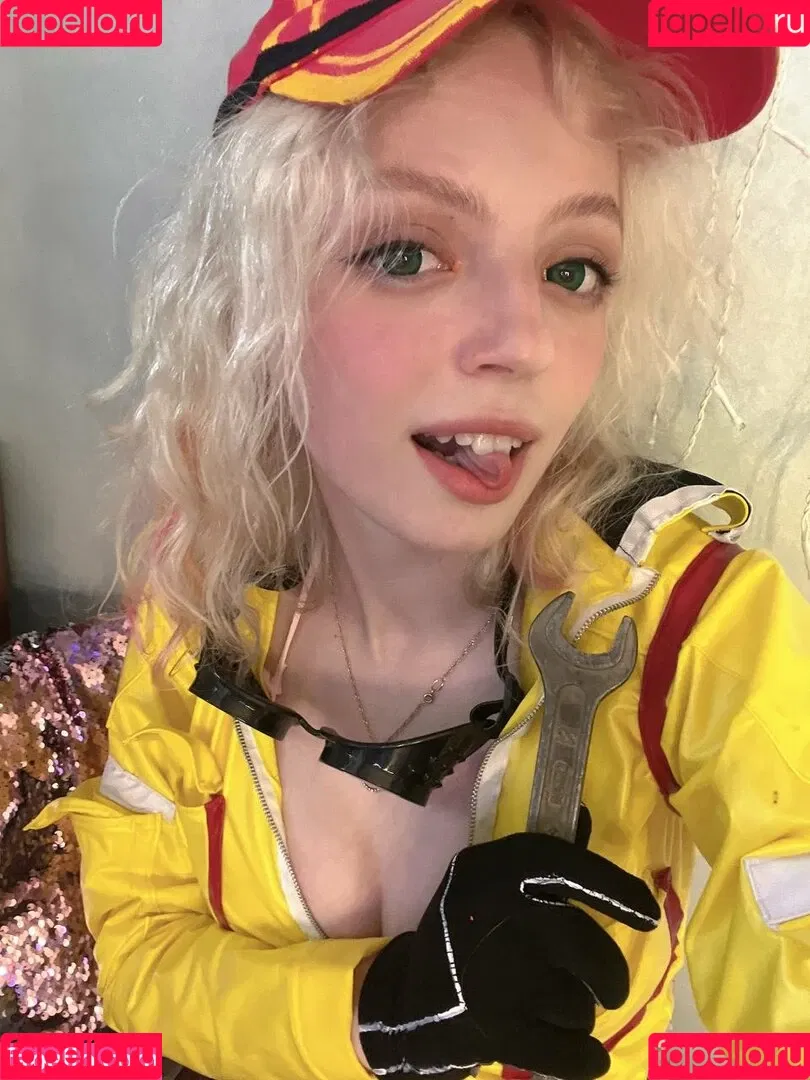 Romanowwa / tttsss_ccchhh Onlyfans Photo Gallery 