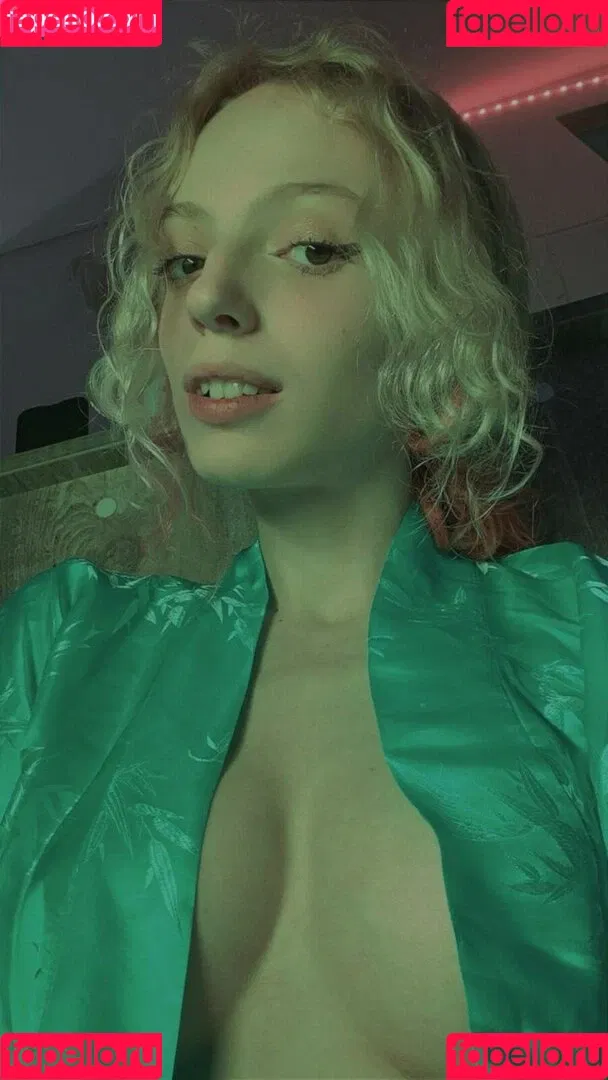 Romanowwa / tttsss_ccchhh Onlyfans Photo Gallery 