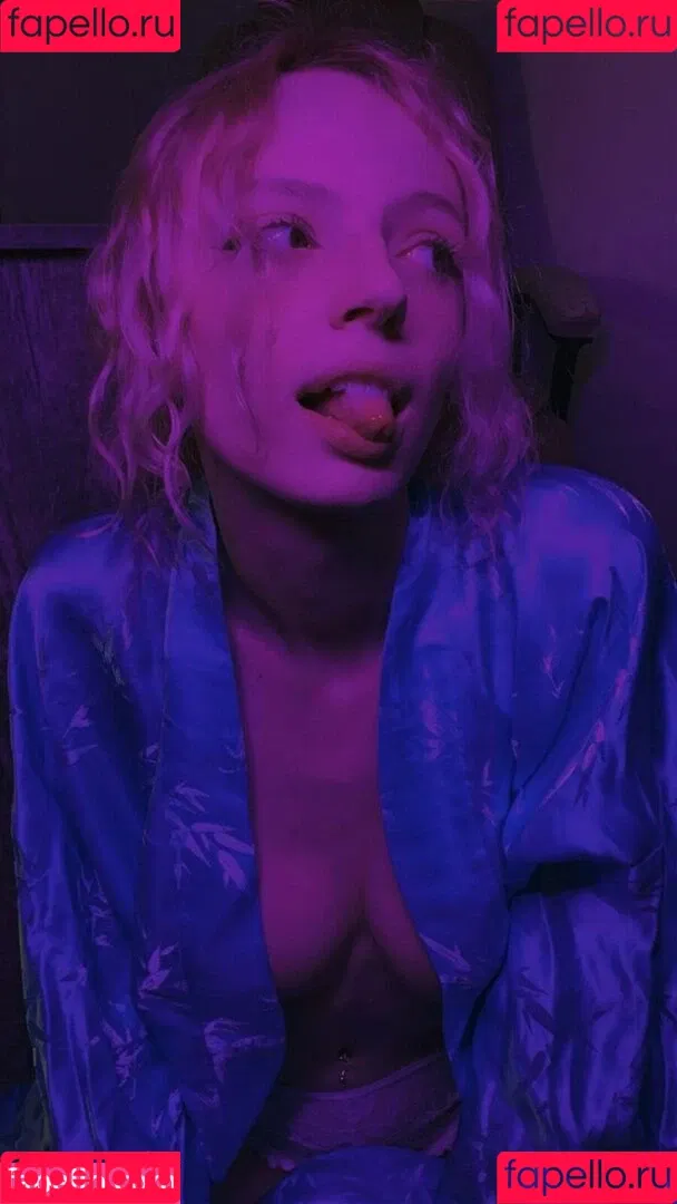Romanowwa / tttsss_ccchhh Onlyfans Photo Gallery 