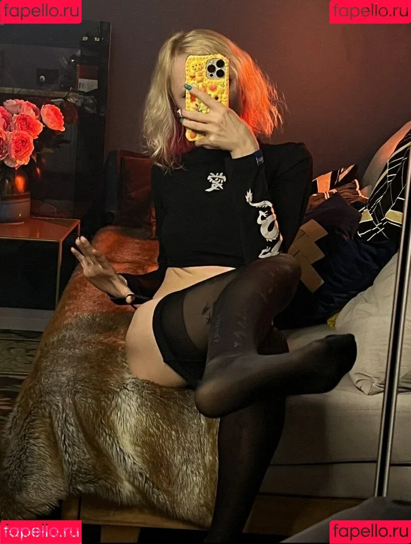 Romanowwa / tttsss_ccchhh Onlyfans Photo Gallery 