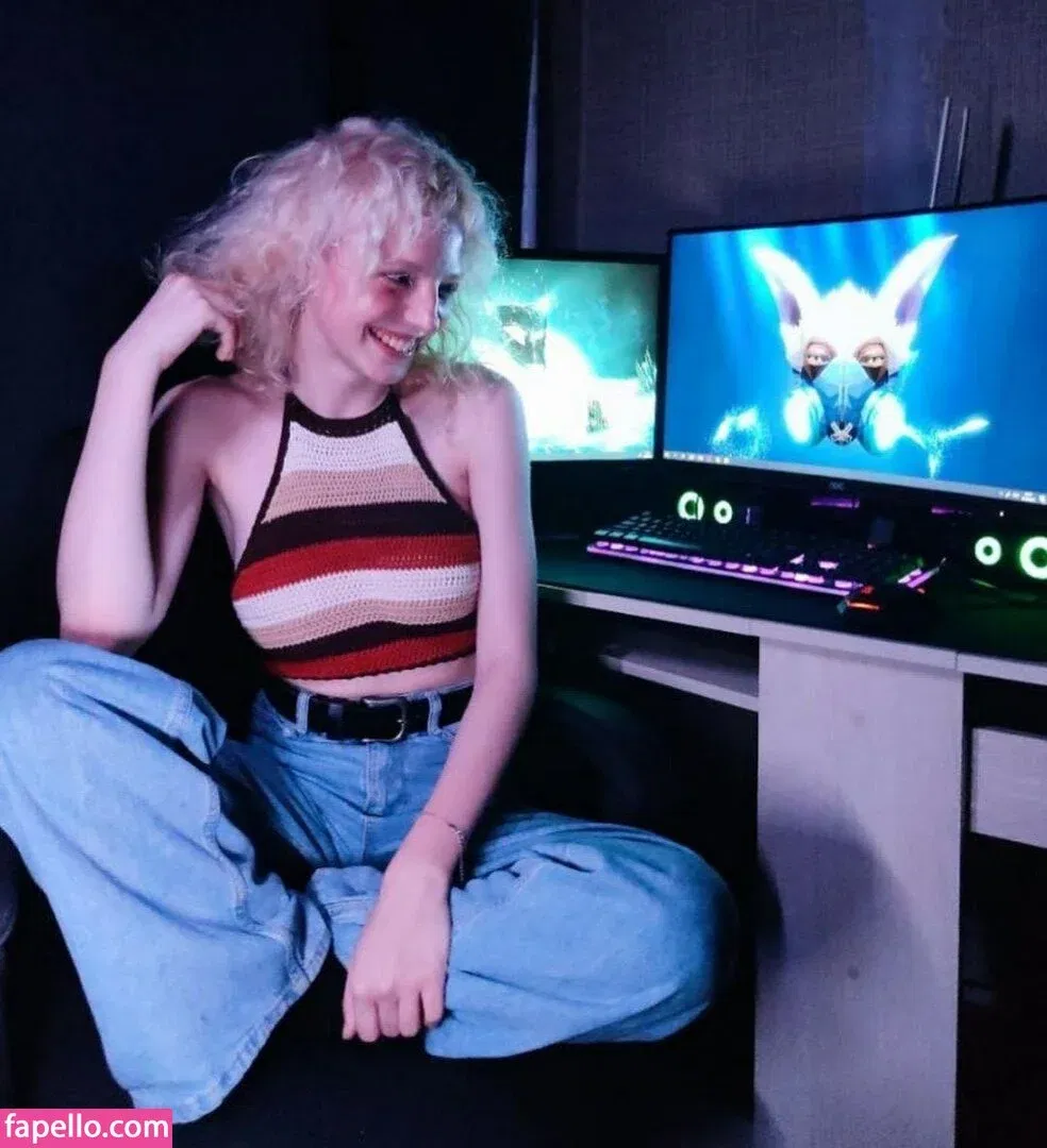 Romanowwa / tttsss_ccchhh Onlyfans Photo Gallery 