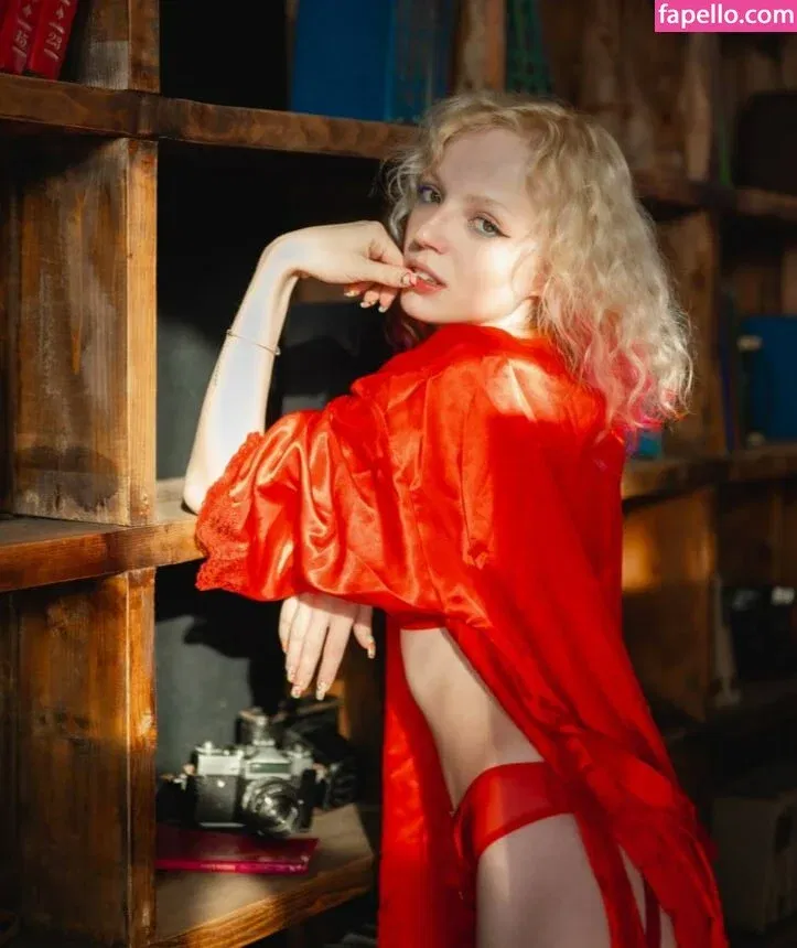 Romanowwa / tttsss_ccchhh Onlyfans Photo Gallery 