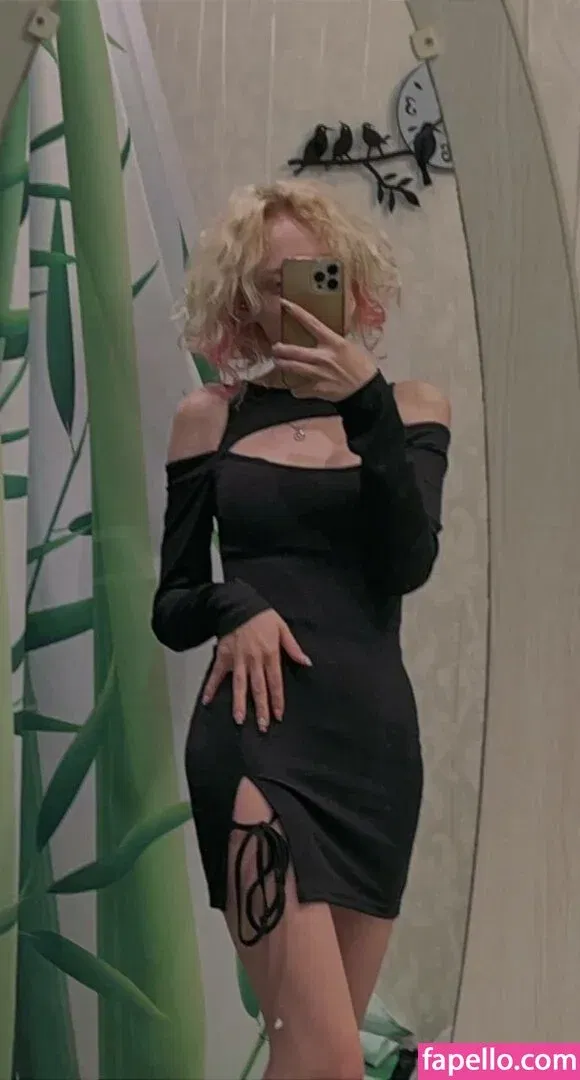 Romanowwa / tttsss_ccchhh Onlyfans Photo Gallery 