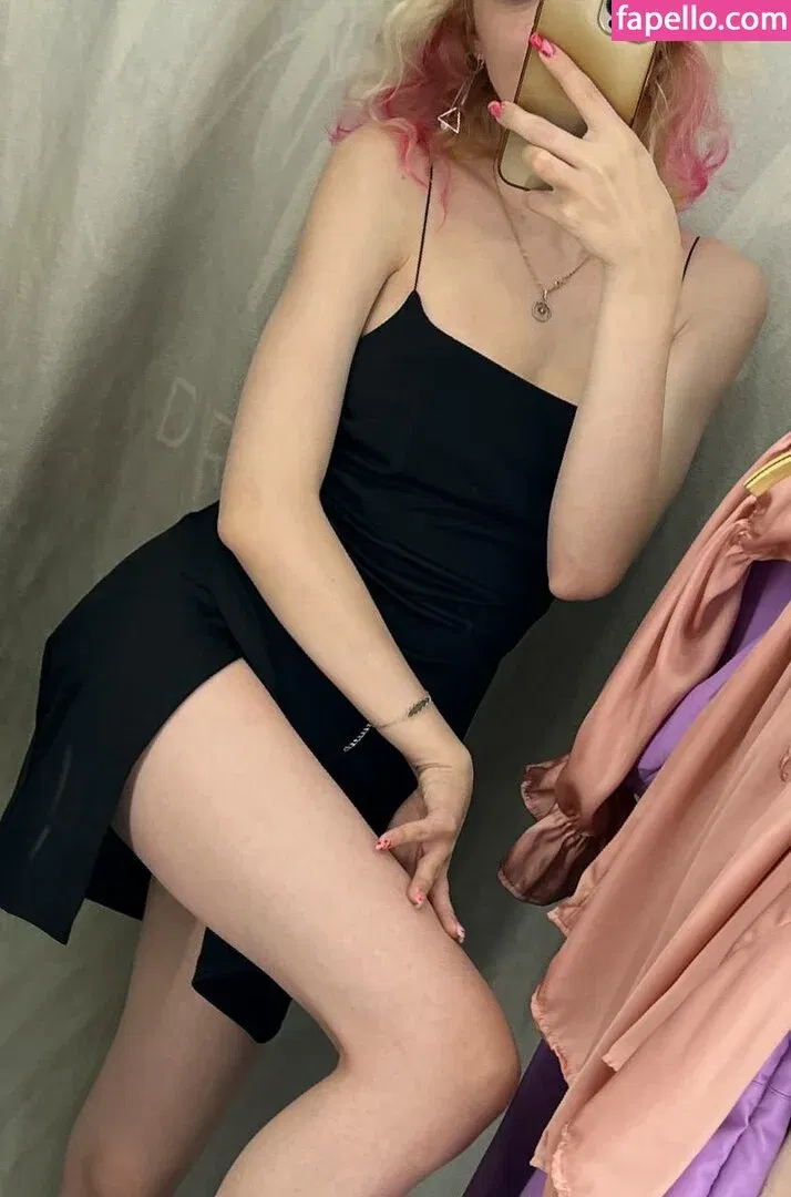 Romanowwa / tttsss_ccchhh Onlyfans Photo Gallery 