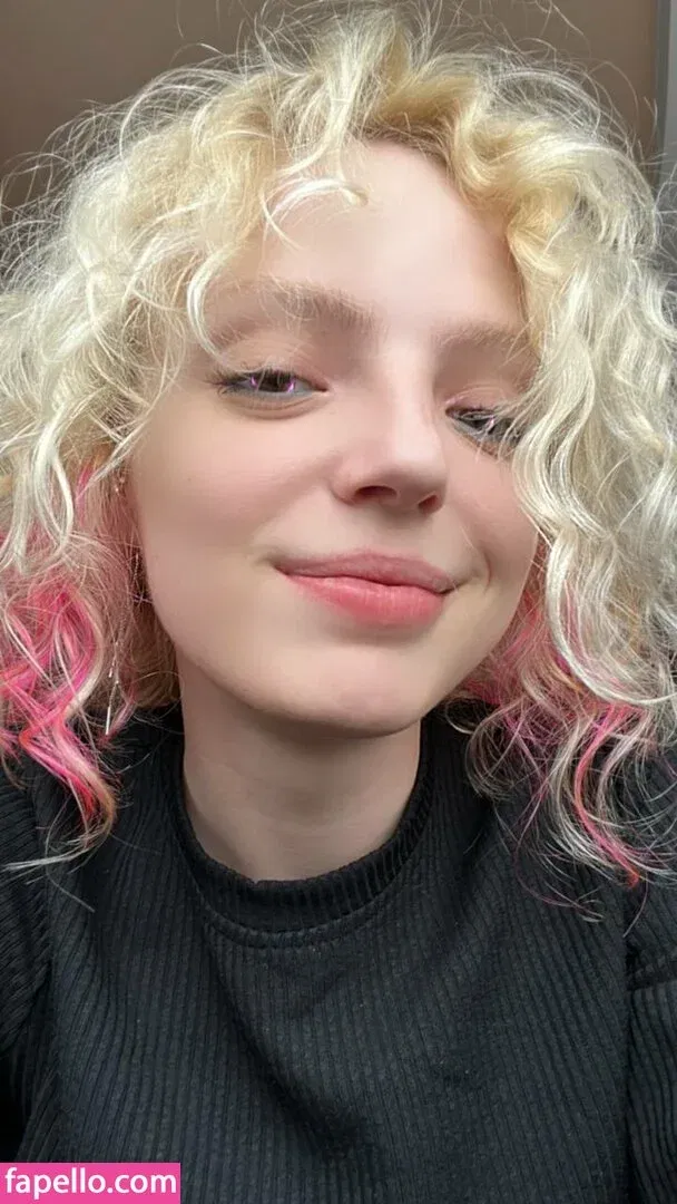 Romanowwa / tttsss_ccchhh Onlyfans Photo Gallery 