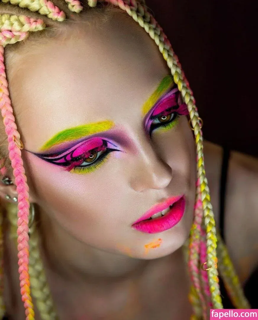 Romanowwa / tttsss_ccchhh Onlyfans Photo Gallery 