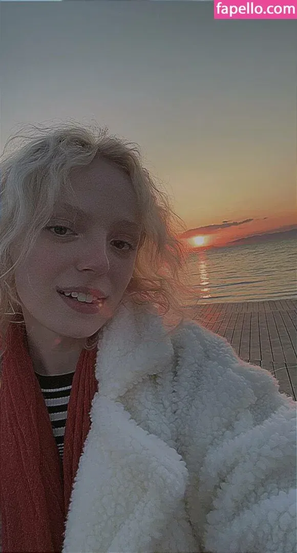 Romanowwa / tttsss_ccchhh Onlyfans Photo Gallery 